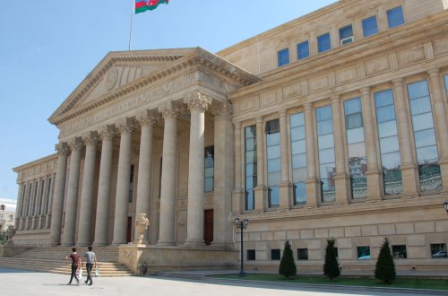 Ali Məhkəmədə Əli İnsanovun kassasiya şikayətinə baxılmasına başlanıb