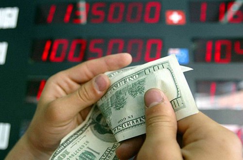 Dollar bir az da qalxdı