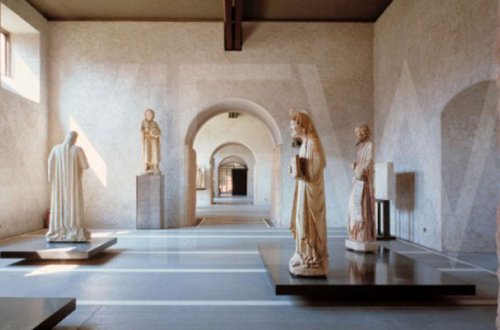 Muzeydən dahi rəssamların əsərləri oğurlandı