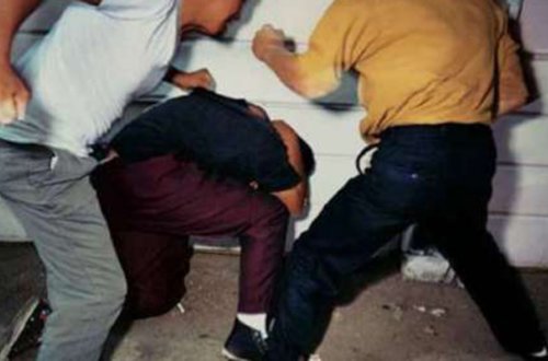 Qayınata kürəkənini döydü