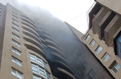 Gəncədə binada yanğın - Sakinlər təxliyyə olunub