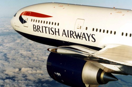 British Airways-in sərnişini uçuş zamanı qapını açmağa çalışıb