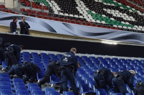 Merkelin qatılacağı oyun ləğv edildi