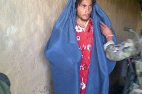 İŞİD yaraqlıları qadın paltarı geyib qaçırlar