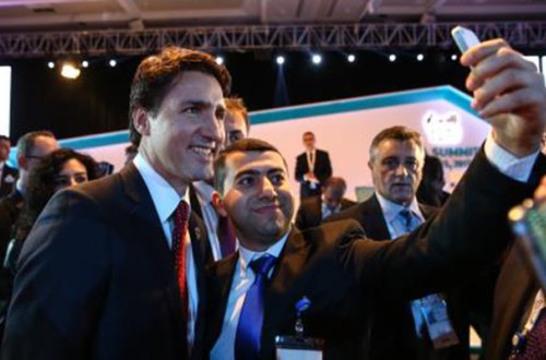 G 20 sammitində liderlər selfie çəkdirdi