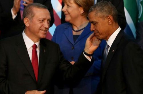 Ərdoğan Obamanın yanağını sığalladı