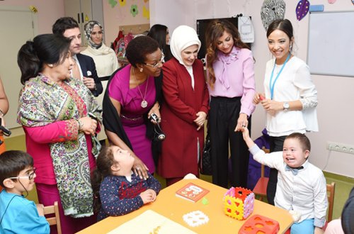 Mehriban Əliyeva Əlillərin Bərpa Mərkəzində