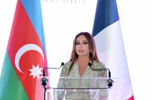 Mehriban Əliyeva Fransa prezidenti və xalqına başsağlığı verib