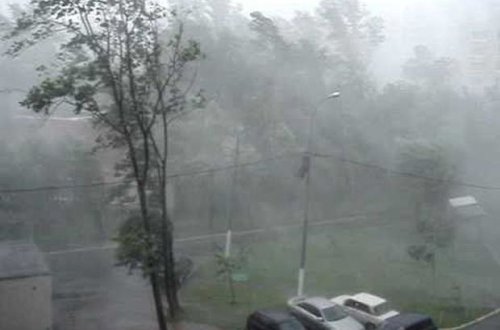 Qazaxda güclü qasırğa olub