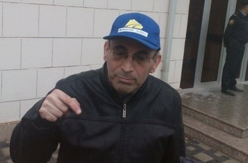 Arif Yunus dindarları təhqir etdi