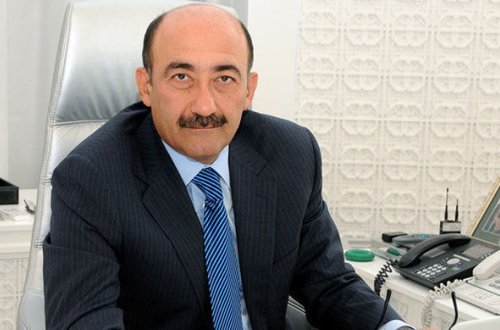 Əbülfəs Qarayev rəisi işdən azad etdi