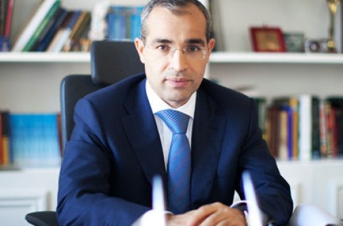 Nazir şöbə müdirlərini, direktoru işdən çıxardı