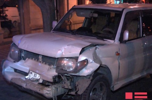Bakıda qadın sürücü qəza törədib, iki övladı xəsarət alıb