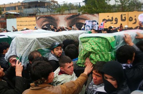 Etirazçılara silah çəkildi