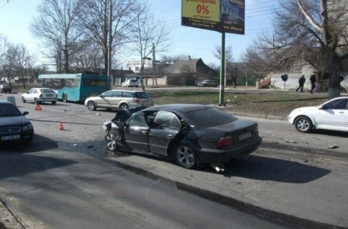 İran səfirinin müavini Bakıda qəzaya düşdü