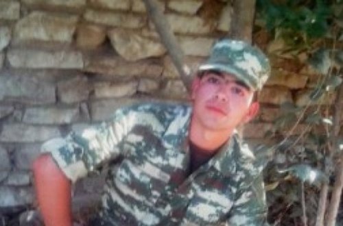 Kürəyindən üç güllə dəyən əsgərin morqdakı