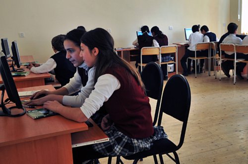 Şagirdlərin saç düzümünə məhdudiyyət qoyulmalıdırmı?