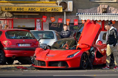 1,5 milyon dollarlıq “supercar”ı aldıqdan 5 dəqiqə sonra əzdi