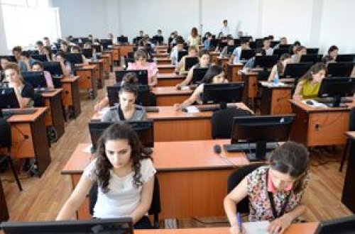 Müəllimlər gələn ili gözləsin