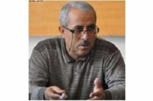 Azərbaycanda jurnalist biləyini kəsdi