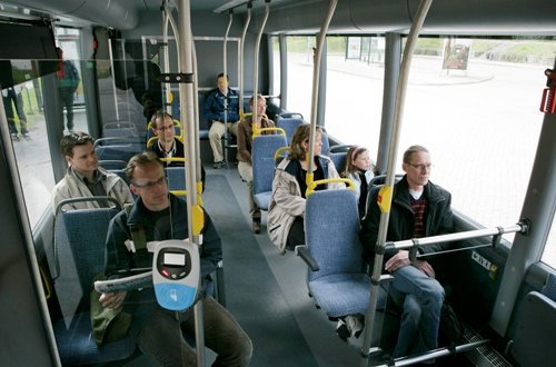 İşə ictimai nəqliyyatda getməyin əsas üstünlükləri