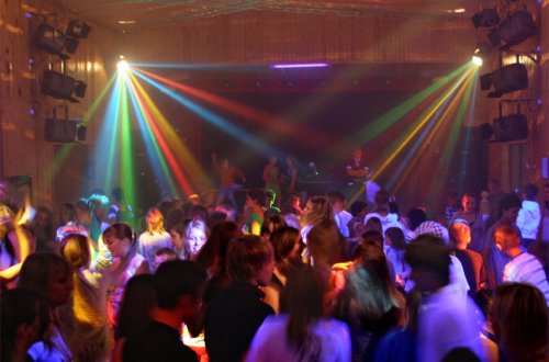 Gecəyarısı Bakıda qıza qarşı