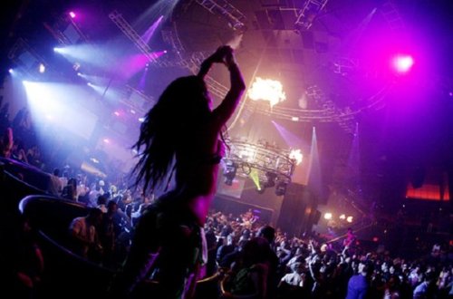 Gecə klubunda atışma