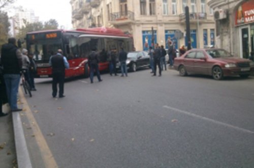 “Baku Bus”ın avtobusu qəzaya düşdü