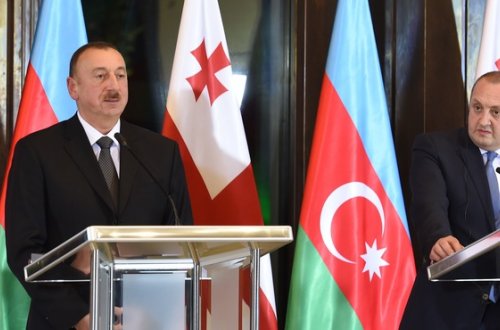 İlham Əliyev: `Bir-birimizə dəstək, arxa oluruq`