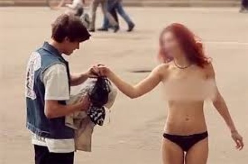 Milyarderin nəvəsi pulla insanları belə alçatdı