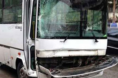 Sərnişin avtobusu qəzaya düşdü