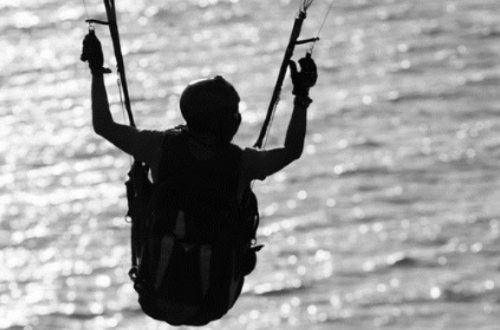 Paraşüt havada alışdı