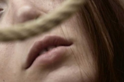 22 yaşlı hamilə qadın intihar edib