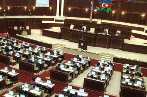 20 ildir deputat seçilənlər