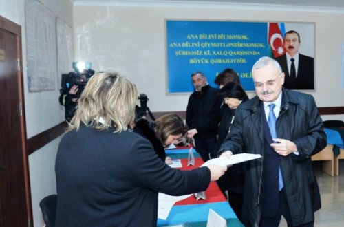 Baş nazir də səs verdi