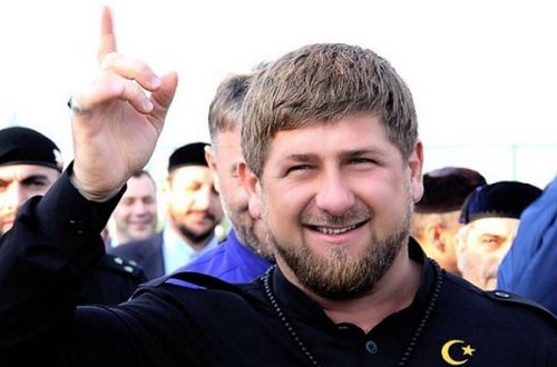 Kadırov küçələri süpürdü