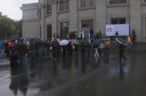 Yerevanda Konstitusiya islahatına qarşı aksiya