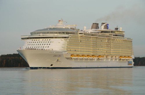 Üç dəqiqəlik videoda nəhəng gəminin hazırlanması