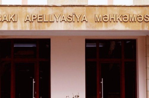 Qalada qohumunu bıçaqlayan kafe icarədarının cəzası dəyişdirilib