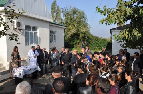 Millət vəkili Qənirə Paşayeva Hunanlar kəndində seçicilərlə görüşüb