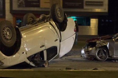 Bakıda qəza: Qadın maşın aşırtdı