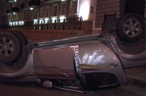 Bakıda qadın qəza törətdi