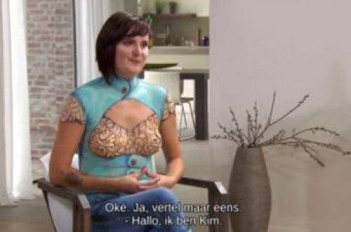 Qadın canlı yayıma çılpaq çıxdı