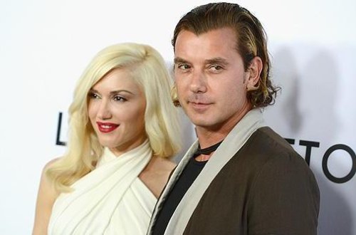 Əri müğənnidən 50 milyon tələb edir