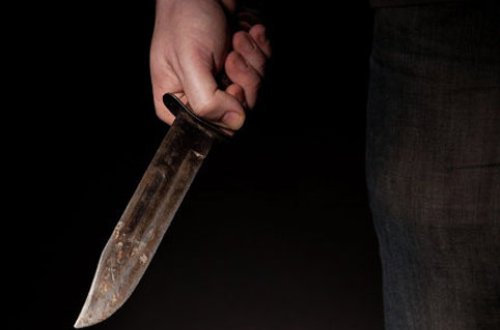 Salyanda 20 yaşlı gənc bıçaqlandı