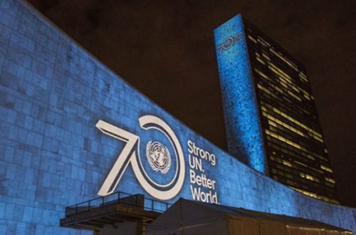 Sabah dünya abidələri mavi rəngə boyanacaqlar