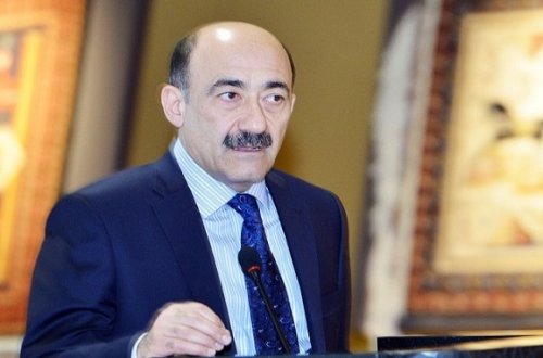 Əbülfəs Qarayev şöbə müdirlərini mənimsəməyə görə işdən qovdu