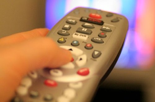 Azərbaycanda 2 telekanalın yayımı