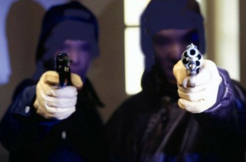 Rusiyada azərbaycanlı həmyerlisini qarət etdi