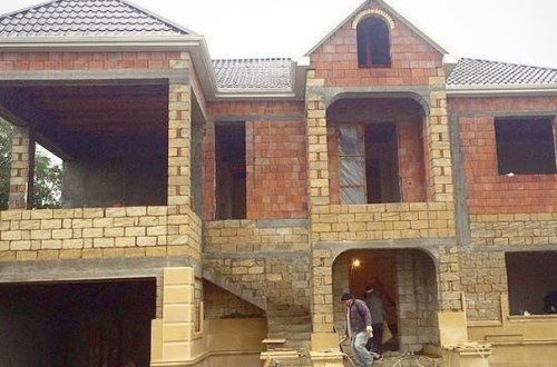 Əlikram yeni villa tikdirir